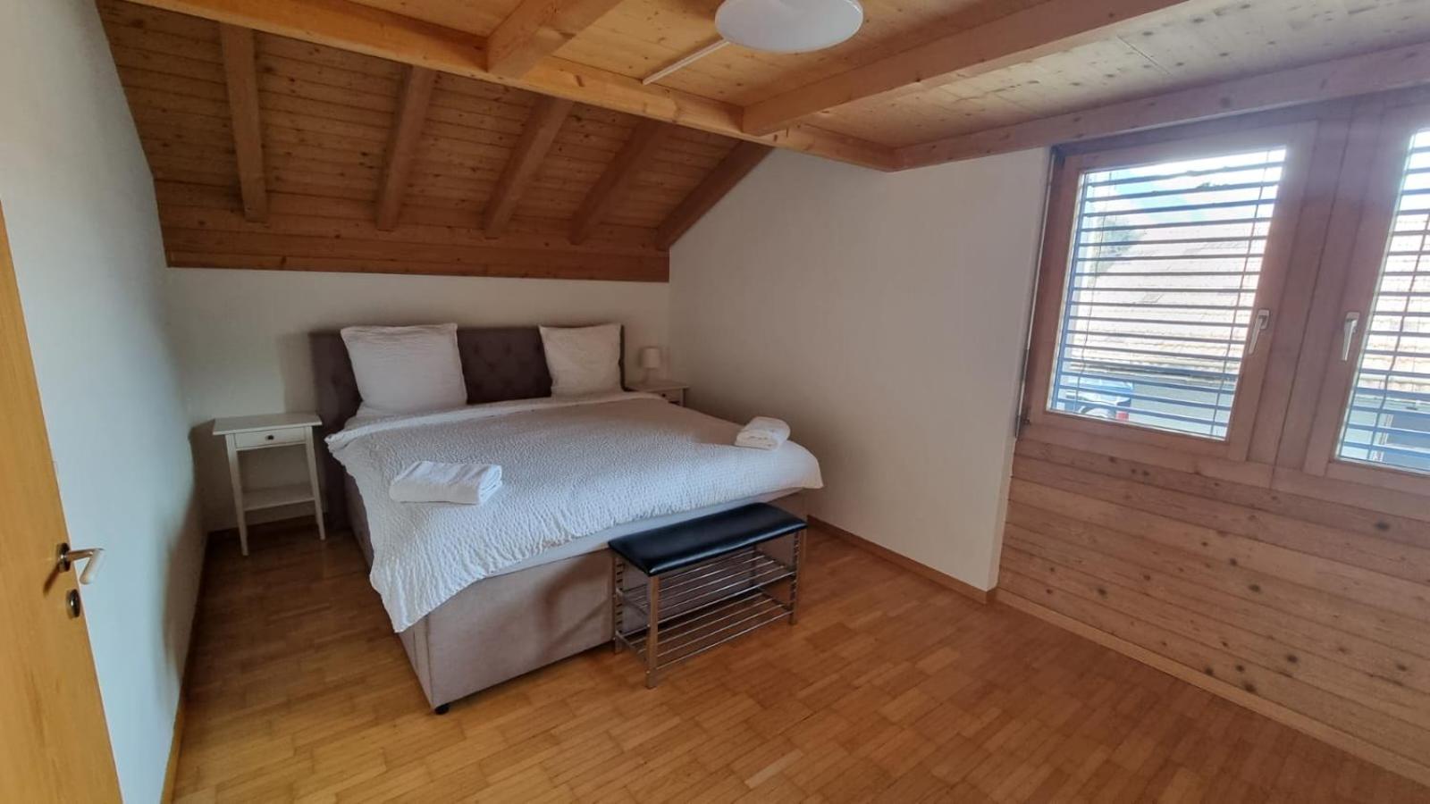 Niederried bei Interlaken Lake View Residence מראה חיצוני תמונה
