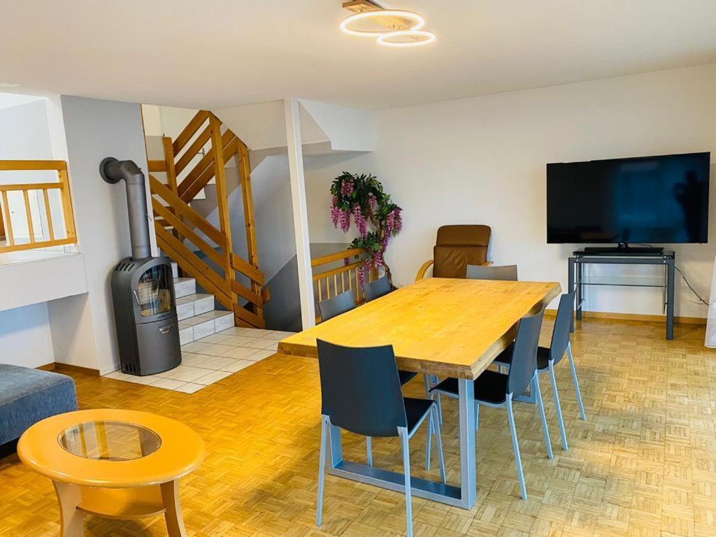 Niederried bei Interlaken Lake View Residence מראה חיצוני תמונה