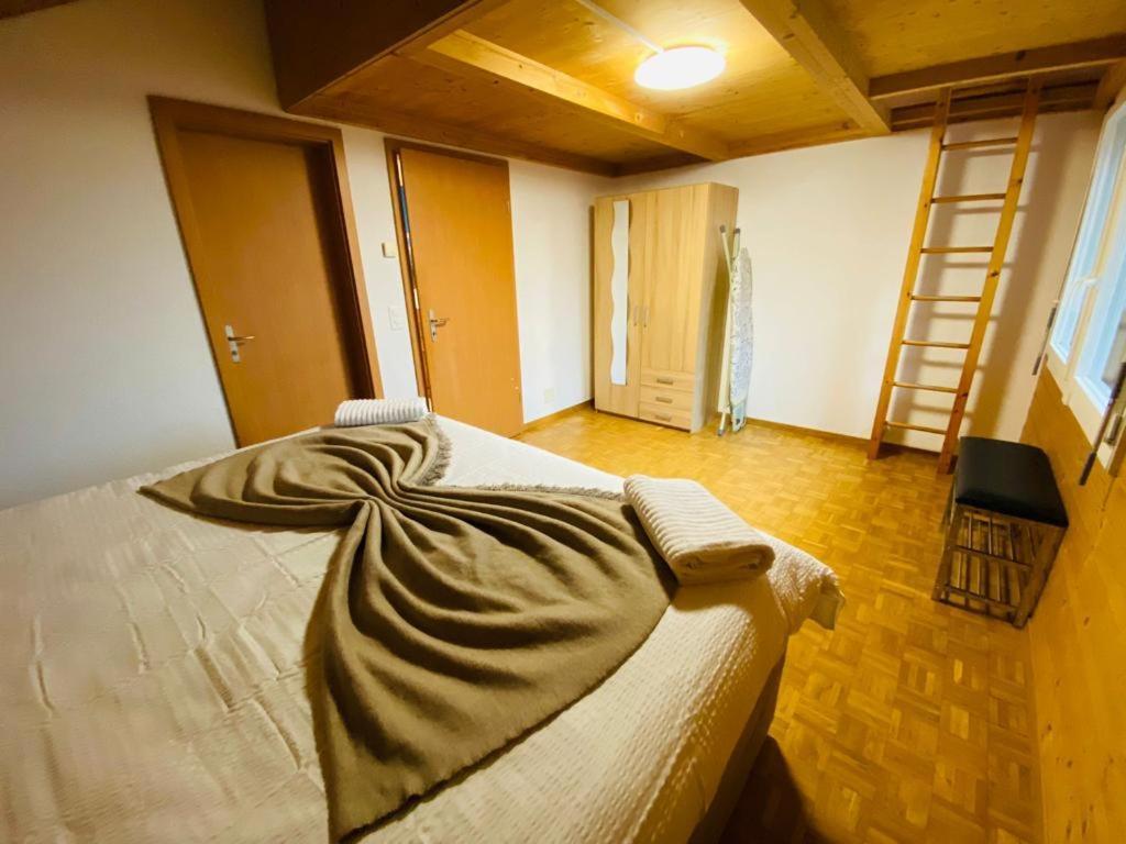 Niederried bei Interlaken Lake View Residence מראה חיצוני תמונה