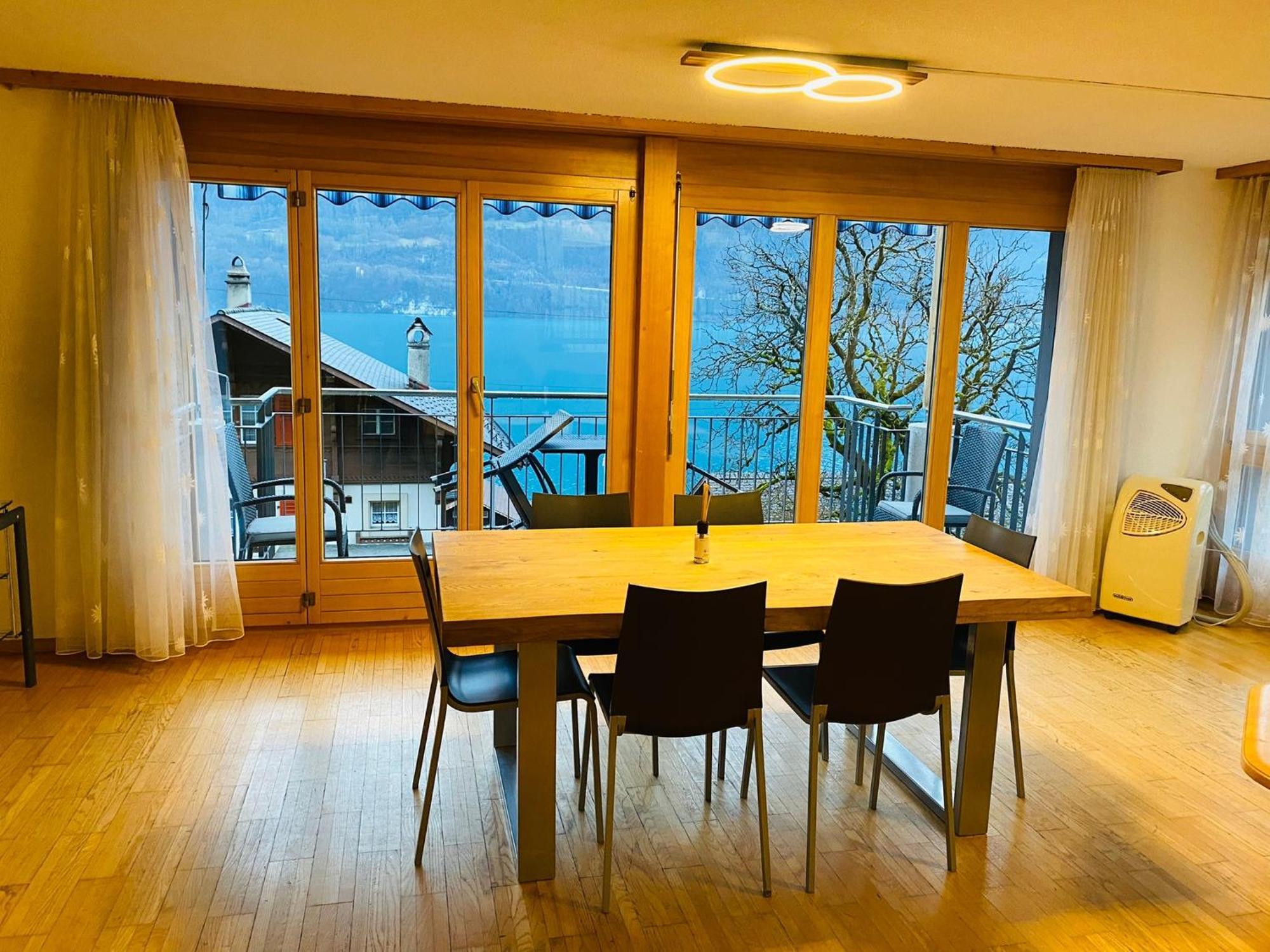 Niederried bei Interlaken Lake View Residence מראה חיצוני תמונה
