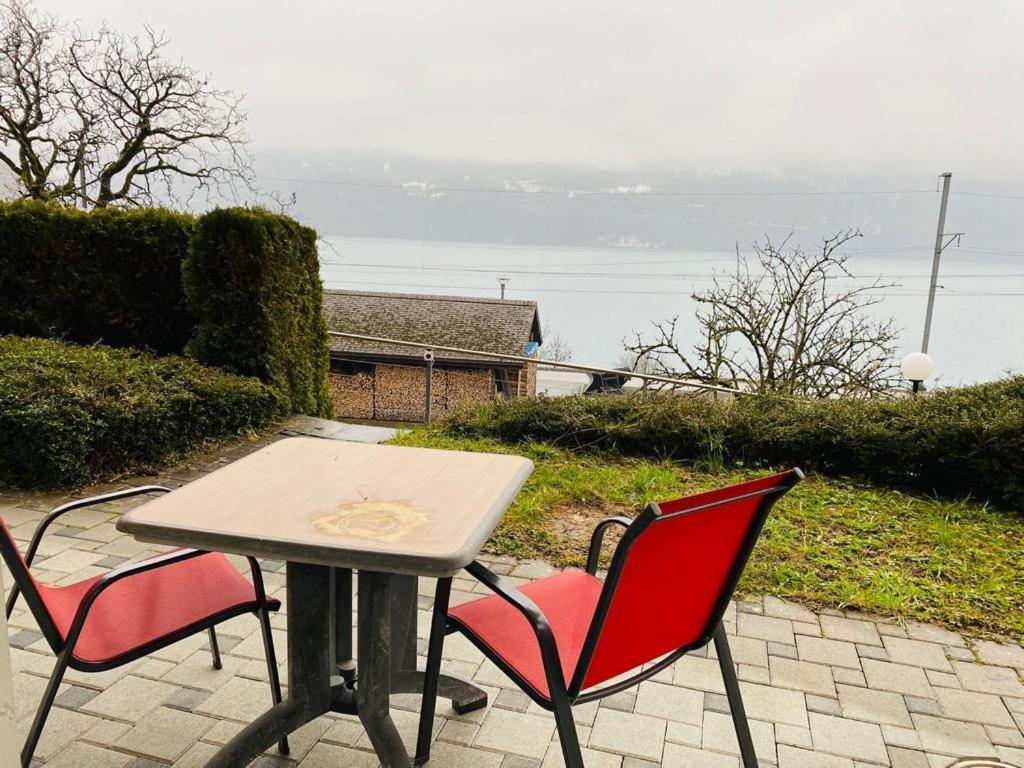Niederried bei Interlaken Lake View Residence מראה חיצוני תמונה